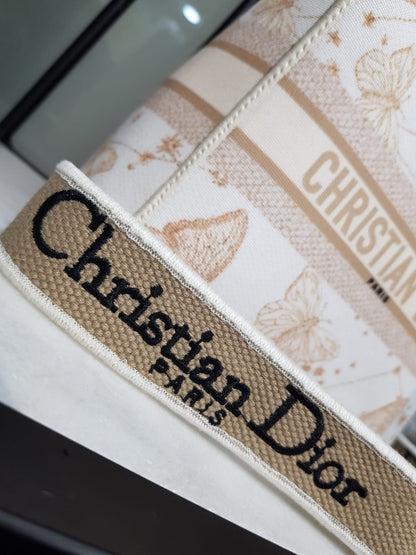 DIOR’ Medium Lady D-Lite Bag