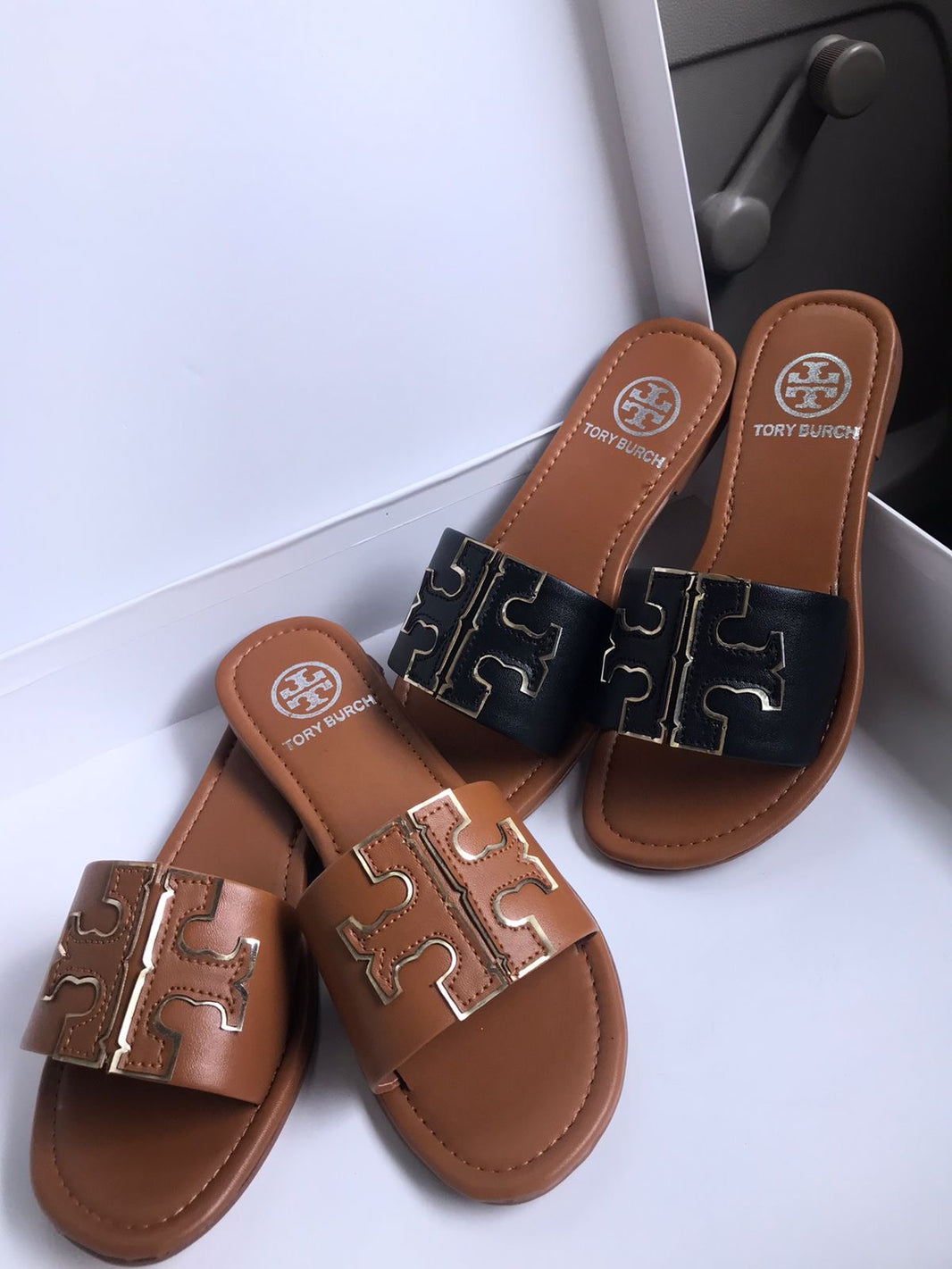 Tory Burch Leather Logo Crafted Sandals