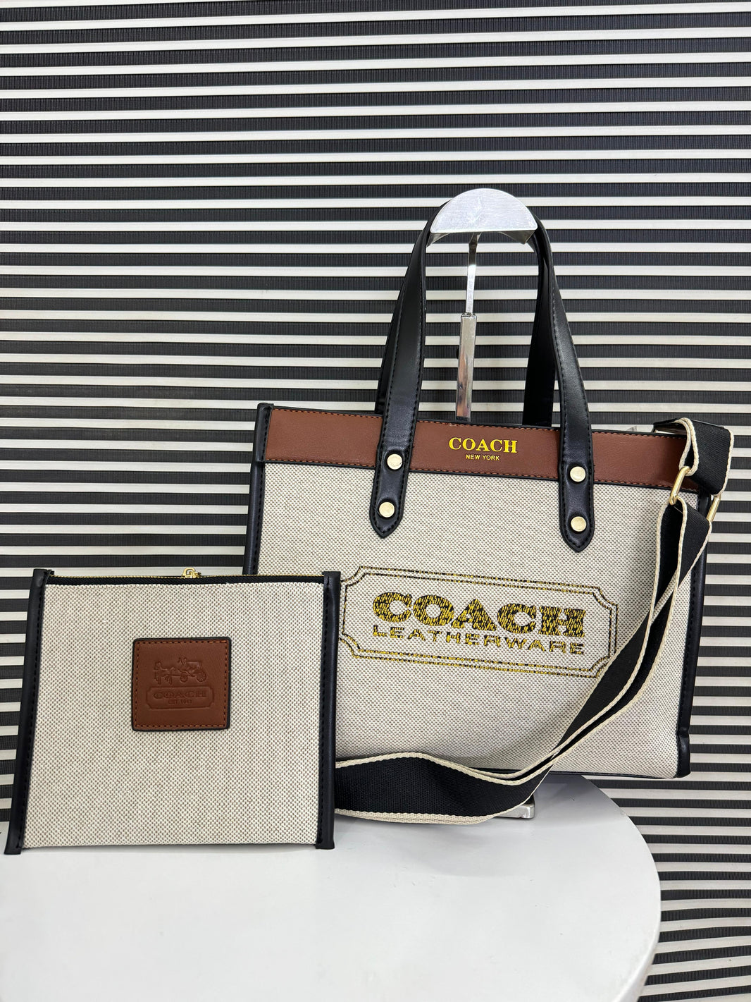 Coach Field Tote Bag w Pouch