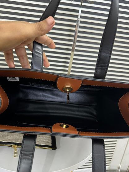 Coach Field Tote Bag w Pouch