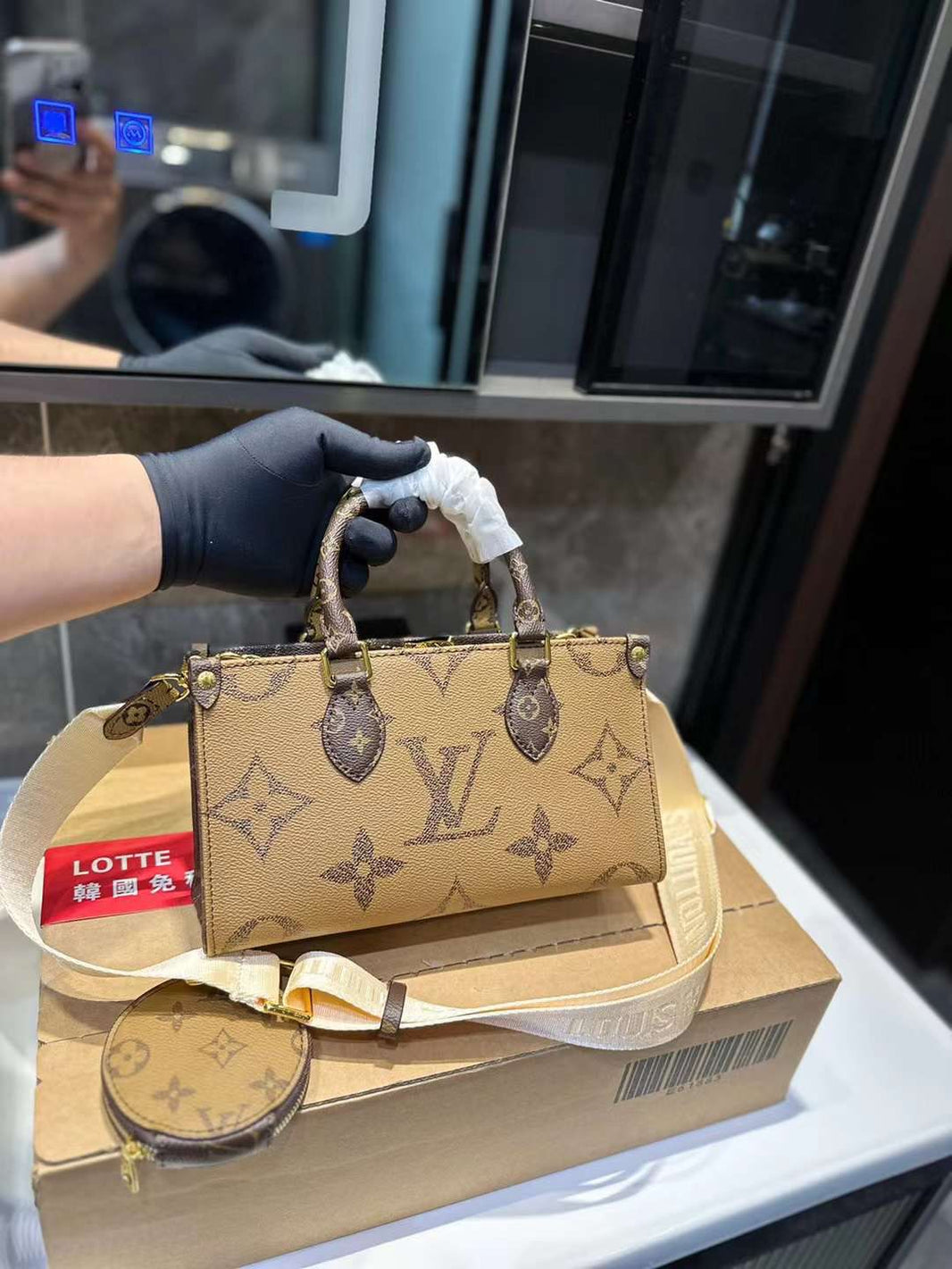 Louis Vuitton Medium On the Go