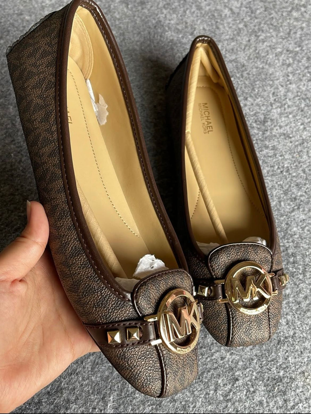 Michael Kors Helm Pumps