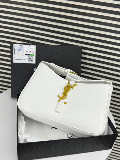 Saint Laurent Le 5 A 7 Hobo Bag