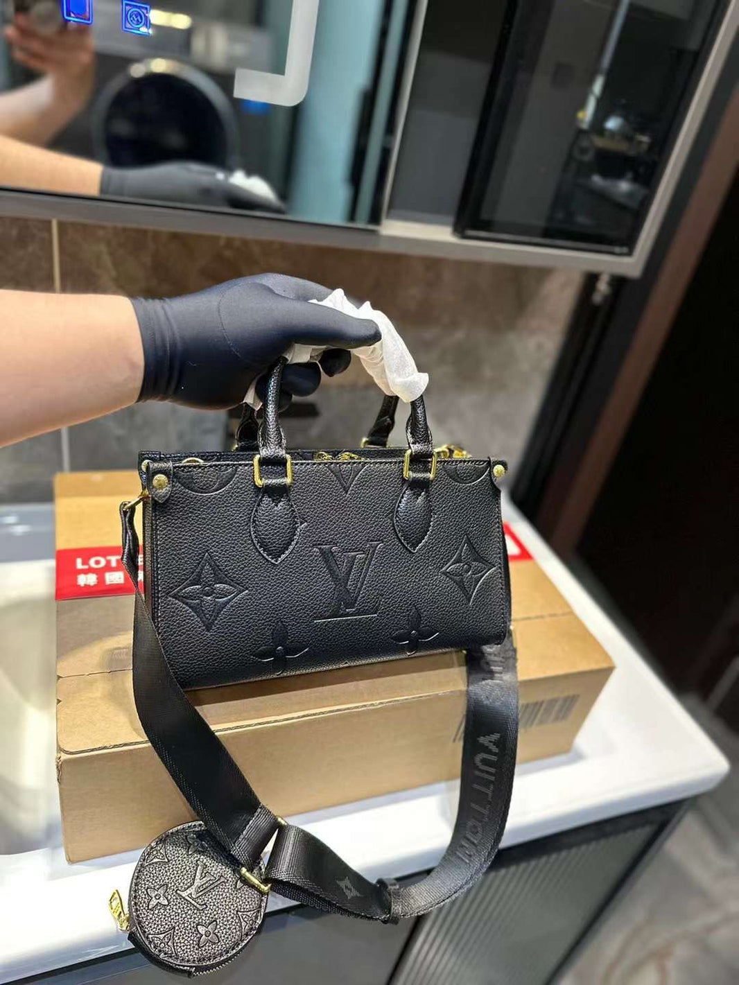 Louis Vuitton Medium On the Go