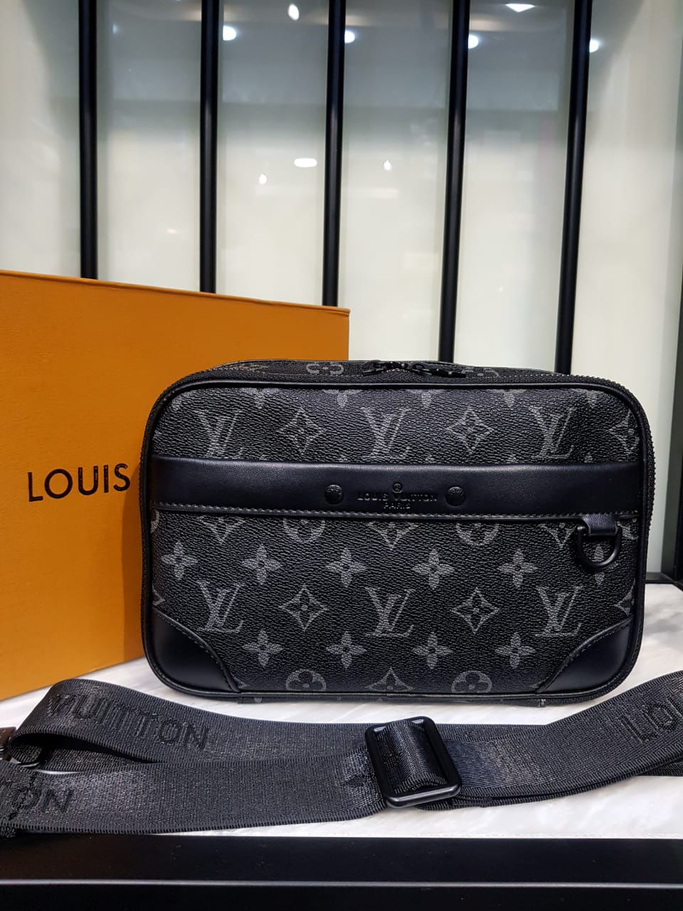 Louis Vuitton Alpha Wearable Wallet