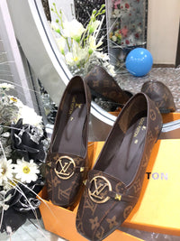 Branded Lv Pumps