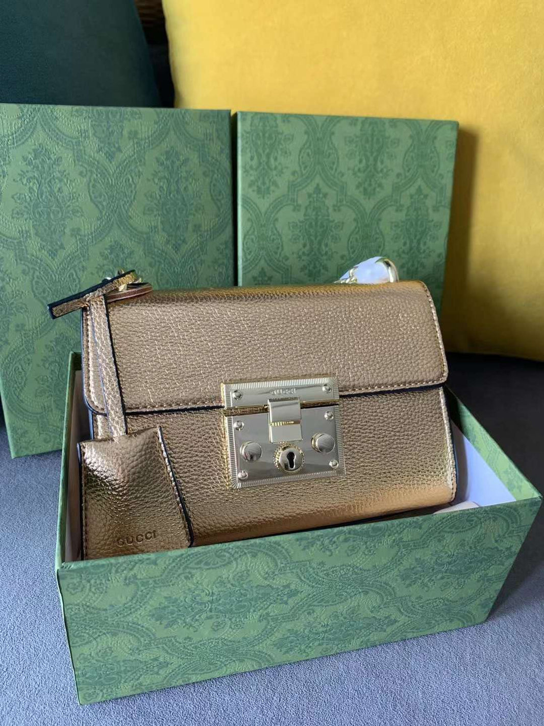 GUCCI Crossbody Bags