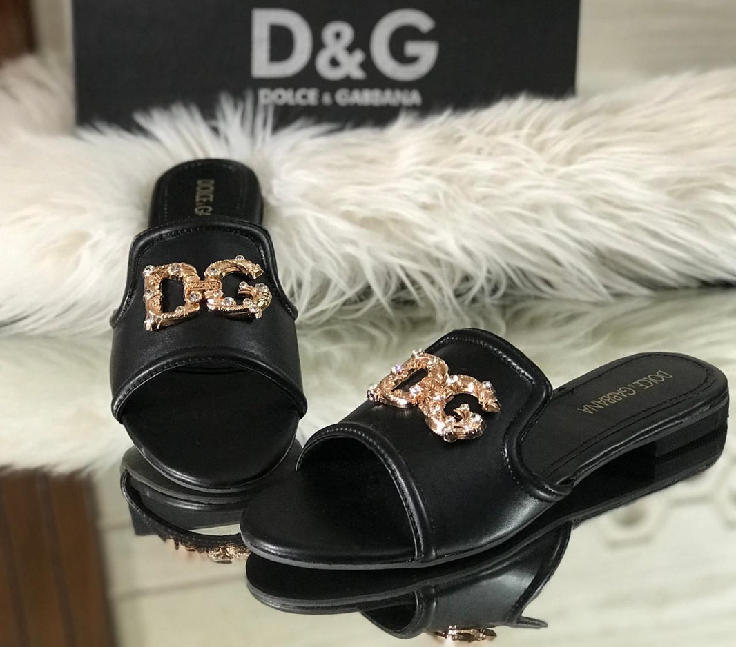 Dolce And Gabbana Flats